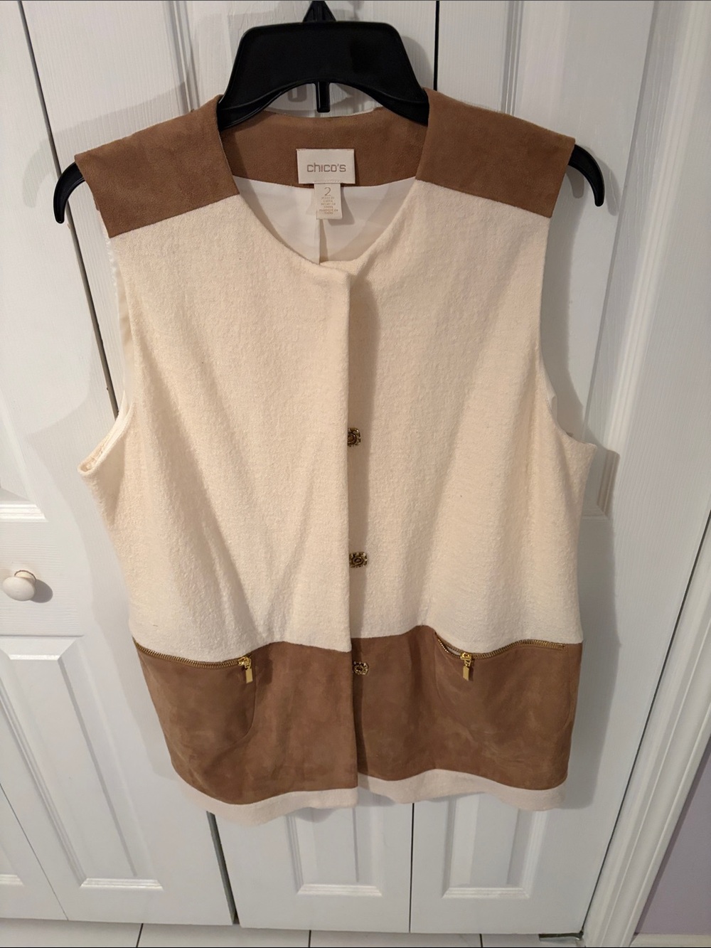 Chico's Cream and Tan Sleeveless Zip-Pocket Vest